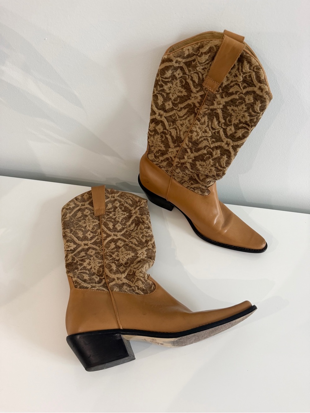 Vero Cuoio Tan Patterned Lace-Up Western Boots